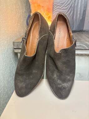 S: Lucky Brand Bashina Brown Suede Ankle Booties